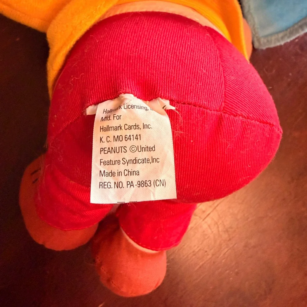 Hallmark peanuts linus